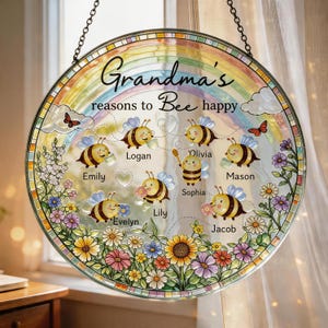 Personalized Grandma Gift Suncatcher, Custom Names Bee Sun Catcher, Rainbow Window Hanging, Gift for Grandma Nana Mother’s Day
